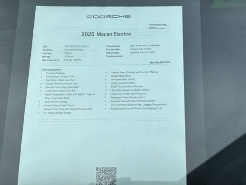 Certified 2025 Porsche Macan Electric image 21