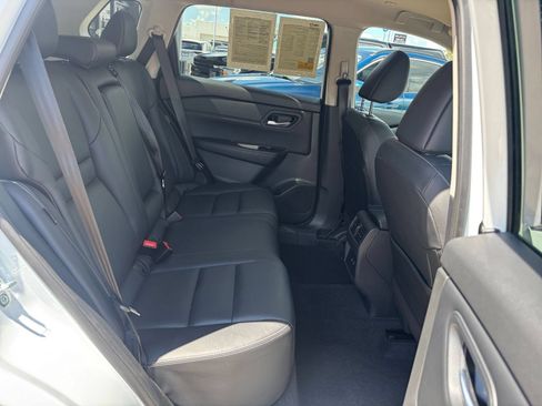 Used 2026 Nissan Rogue SL FWD image 28