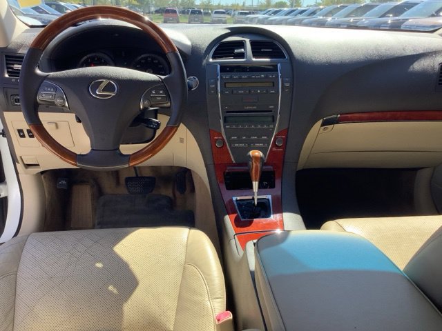 Used 2010 Lexus ES 350 w/ Preferred Accessory Package FWD image 11