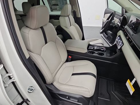 New 2026 Honda Pilot Touring image 42