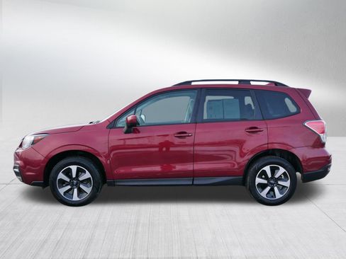 Used 2018 Subaru Forester 2.5i Premium w/ All-Weather Package image 4