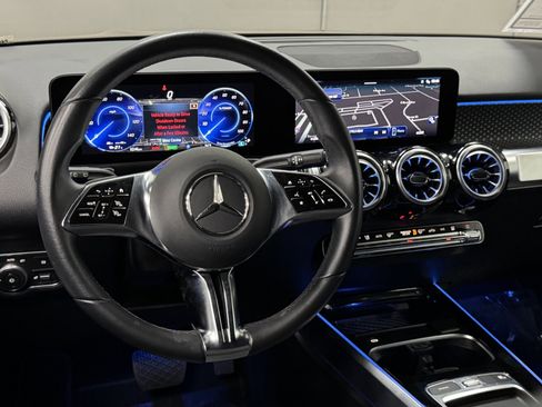 Certified 2024 Mercedes-Benz EQB 300 4MATIC image 33