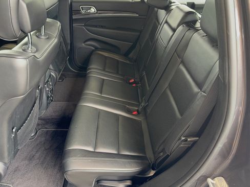 Used 2018 Jeep Grand Cherokee Overland AWD/4WD image 25