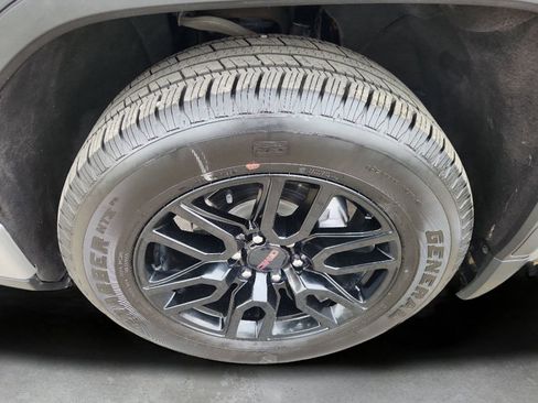 Used 2023 GMC Sierra 1500 Elevation image 18