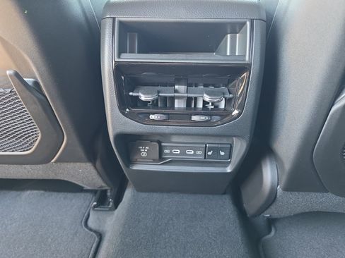 New 2026 Jeep Grand Cherokee Limited AWD/4WD image 28