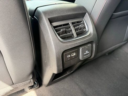 Used 2025 Chevrolet Blazer RS FWD image 31