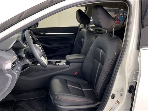 New 2026 Nissan Altima 2.5 SR AWD/4WD image 12