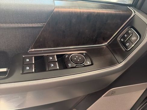 Used 2022 Ford F150 Lariat AWD/4WD image 9