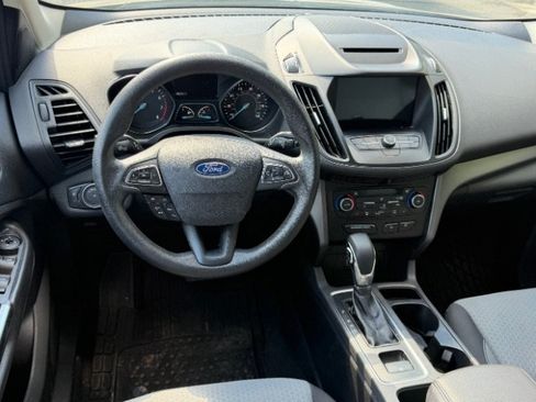 Used 2018 Ford Escape SE w/ SE Sync 3 Package FWD image 6