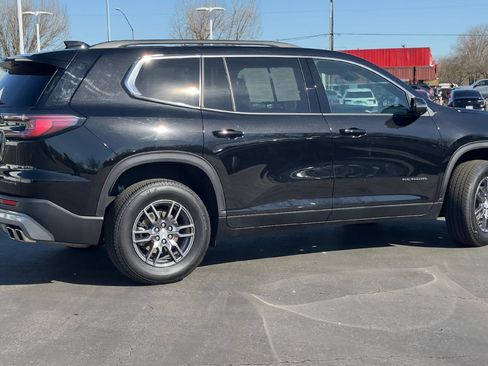 Used 2025 GMC Acadia Elevation image 4