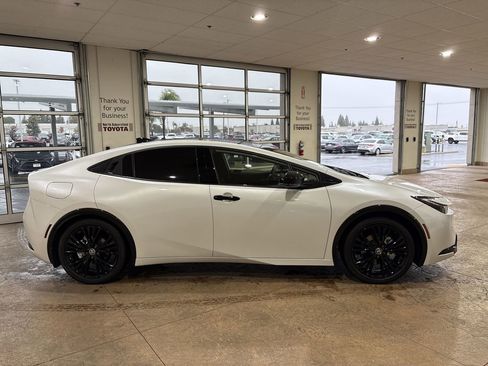 New 2026 Toyota Prius Plug-In Hybrid image 3