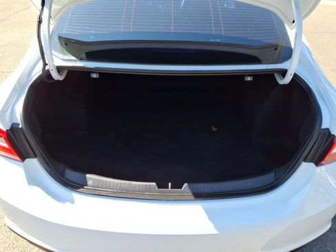 Used 2016 Chevrolet Malibu LT w/ Leather Package FWD image 6