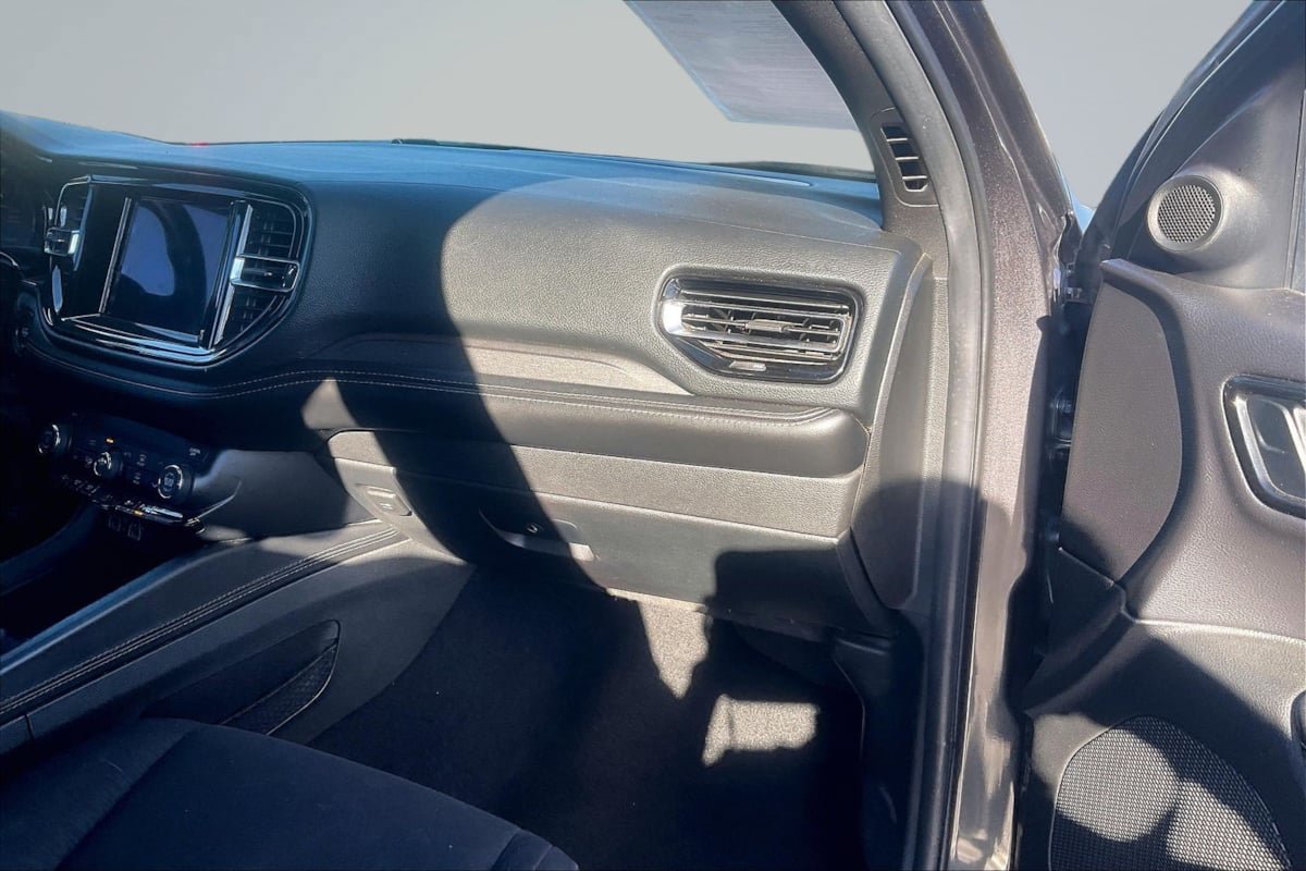 Used 2021 Dodge Durango SXT RWD image 17