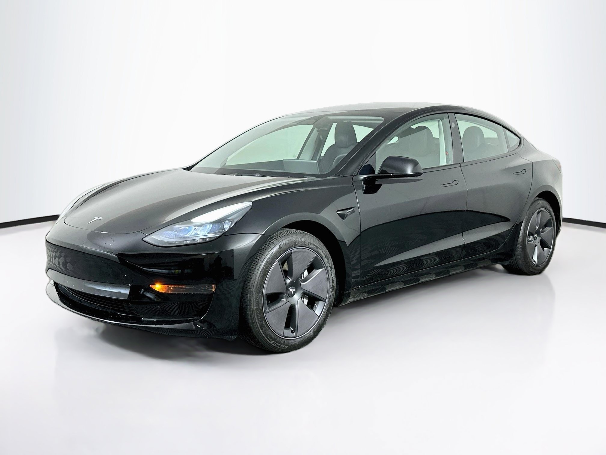 Used 2023 Tesla Model 3 Standard Range RWD image 3