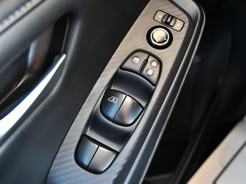 Used 2025 Nissan Sentra SV FWD image 29
