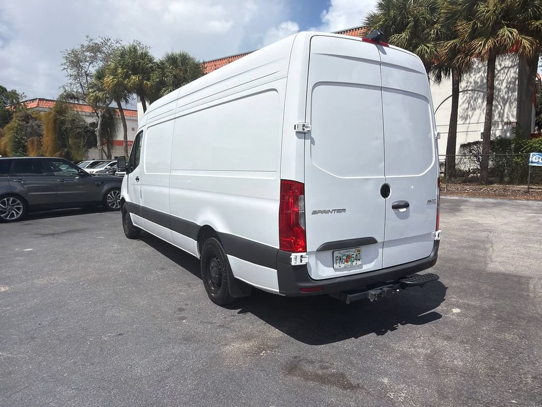 Used 2025 Mercedes-Benz Sprinter 2500 image 3