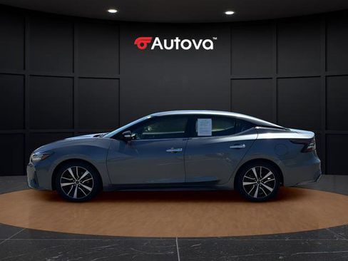 Used 2023 Nissan Maxima SV w/ Floor Mat Group FWD image 2