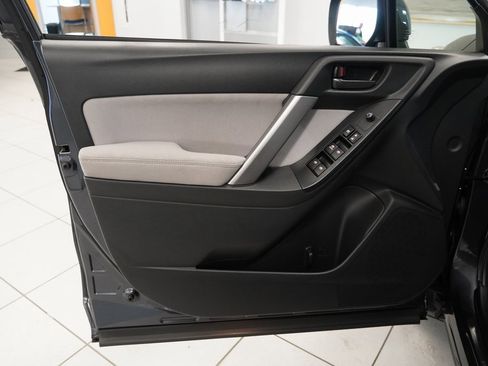 Used 2015 Subaru Forester 2.5i Premium image 5