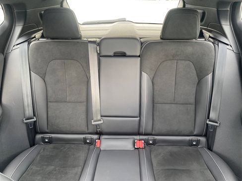 Used 2021 Volvo XC40 T5 R-Design image 26