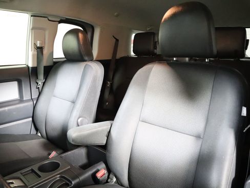 Used 2014 Toyota FJ Cruiser 4WD w/ Upgrade Package image 21