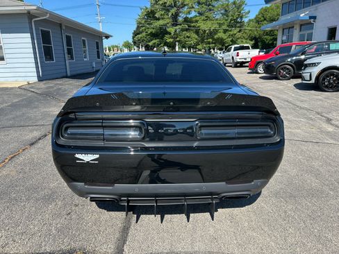 Used 2022 Dodge Challenger SRT Hellcat w/ Plus Package RWD image 8