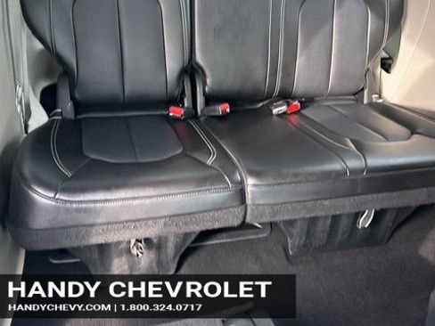Used 2024 Chrysler Pacifica Touring-L FWD image 52