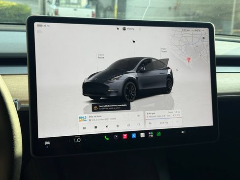 Used 2023 Tesla Model Y Performance AWD/4WD image 9