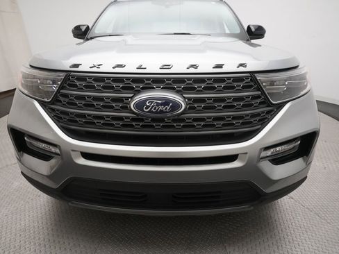 Used 2023 Ford Explorer XLT w/ Equipment Group 202A AWD/4WD image 22