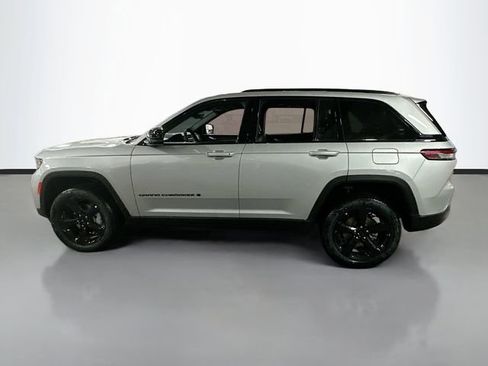 New 2025 Jeep Grand Cherokee Limited w/ Black Appearance Package image 9