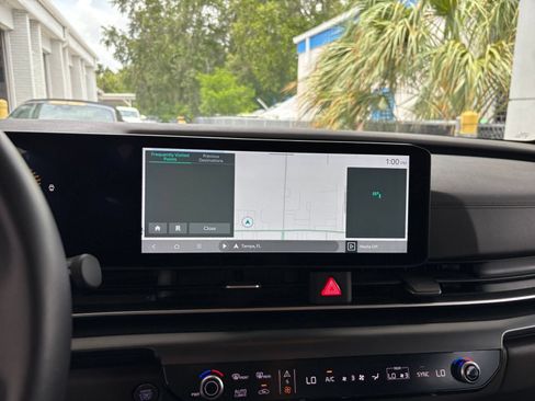 Used 2026 Kia Carnival FWD image 20