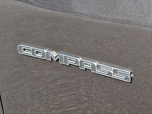 Used 2018 Jeep Compass Limited w/ Navigation Group AWD/4WD image 30