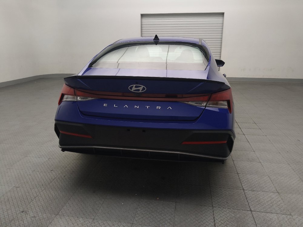Used 2025 Hyundai Elantra Sport FWD image 7