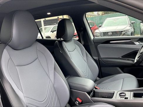 New 2026 Volkswagen Tiguan SE R-Line AWD/4WD image 6