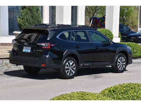 Certified 2025 Subaru Outback Premium w/ Popular Package #1 AWD/4WD image 4