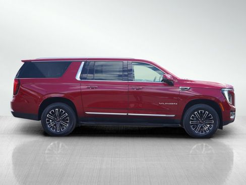 Used 2025 GMC Yukon XL Elevation AWD/4WD image 5