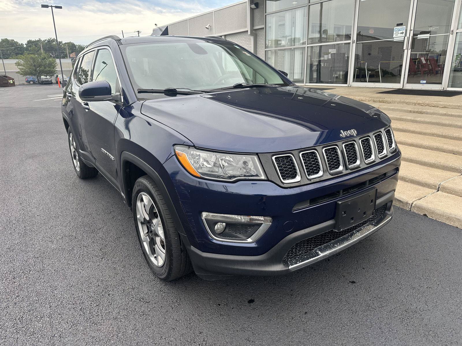 Used 2019 Jeep Compass Limited AWD/4WD image 3
