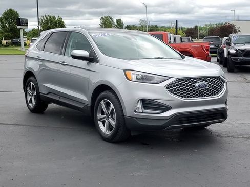 Certified 2024 Ford Edge SEL w/ Convenience Package AWD/4WD image 2