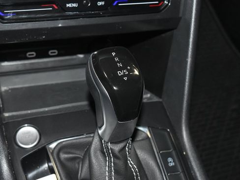 Used 2024 Volkswagen Tiguan SE R-Line image 17