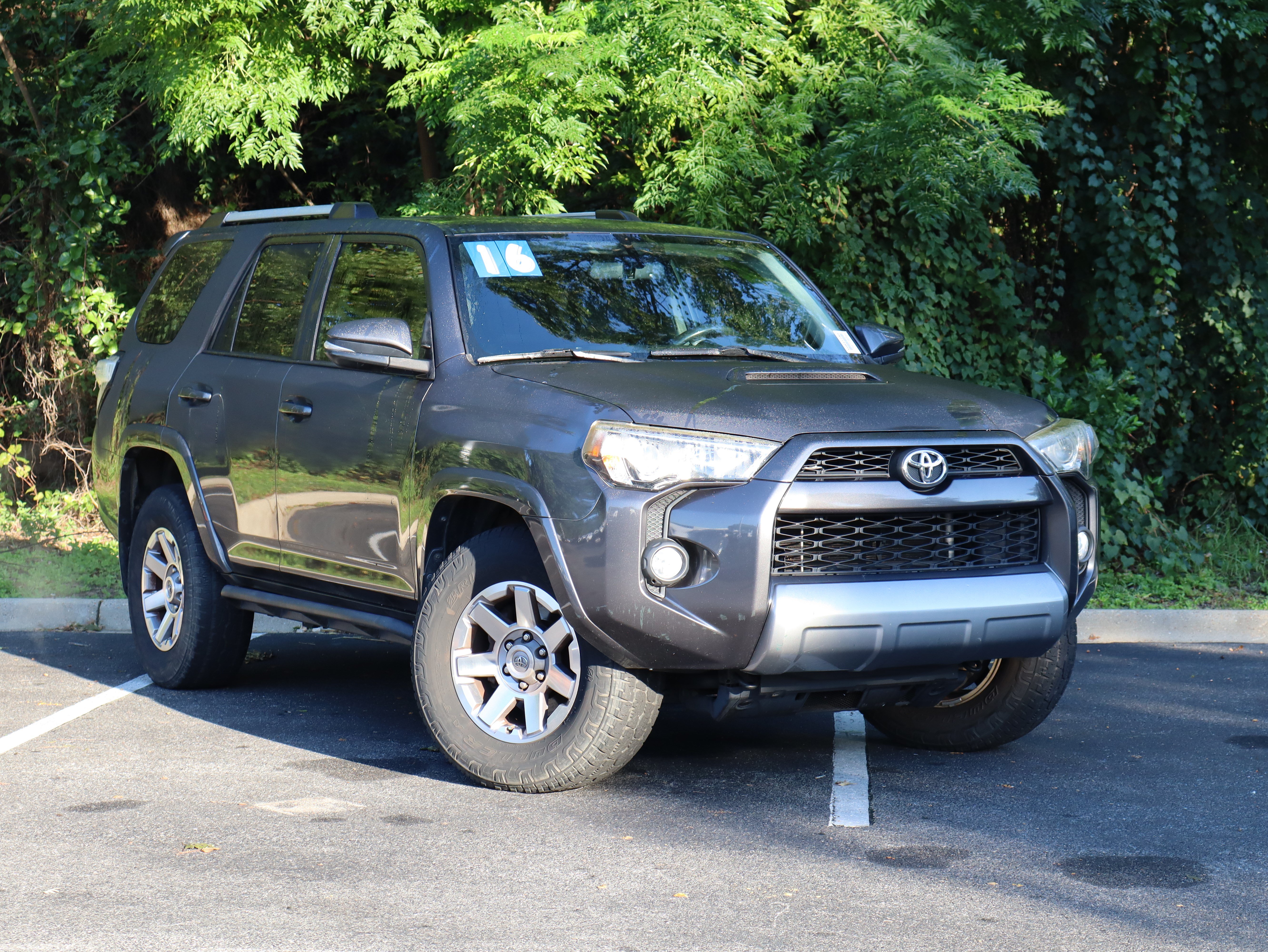 Used 2016 Toyota 4Runner Trail Premium AWD/4WD image 2