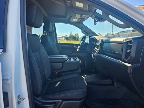 Used 2024 GMC Sierra 1500 SLE w/ Preferred Package AWD/4WD image 10