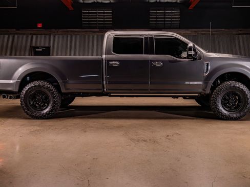 Used 2020 Ford F350 Platinum AWD/4WD image 11