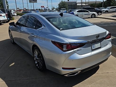 Used 2019 Lexus ES 350 Ultra Luxury image 7