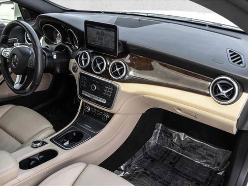 Used 2018 Mercedes-Benz CLA 250 4MATIC image 25