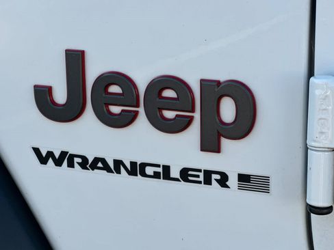 Used 2023 Jeep Wrangler Unlimited Rubicon image 28