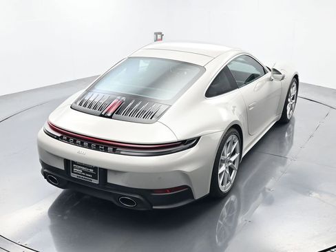 Certified 2025 Porsche 911 Carrera RWD image 38