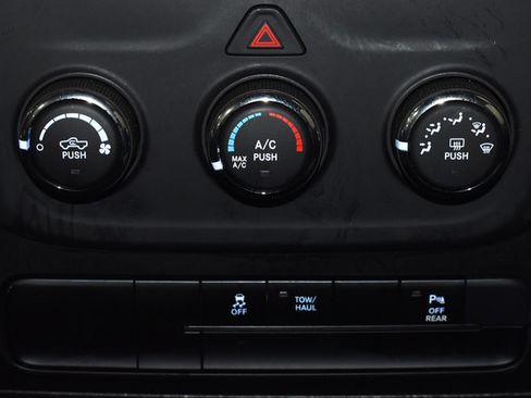 Used 2024 RAM 1500 Warlock AWD/4WD image 33