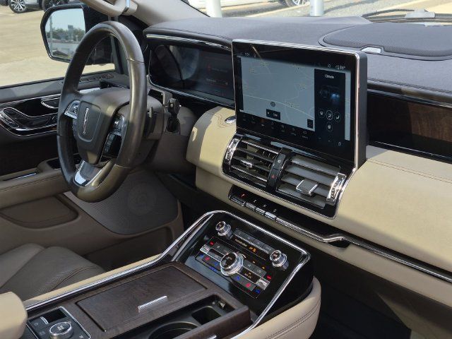 Used 2024 Lincoln Navigator Reserve AWD/4WD image 13