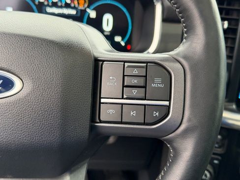 Used 2023 Ford F150 Lariat w/ Trailer Tow Package image 21