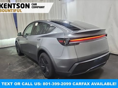 Used 2026 Tesla Model Y Long Range AWD/4WD image 3
