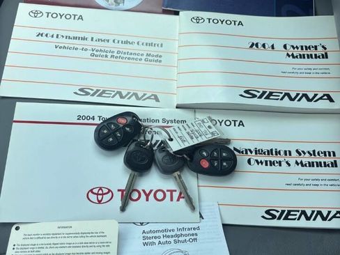Used 2004 Toyota Sienna XLE AWD/4WD image 36
